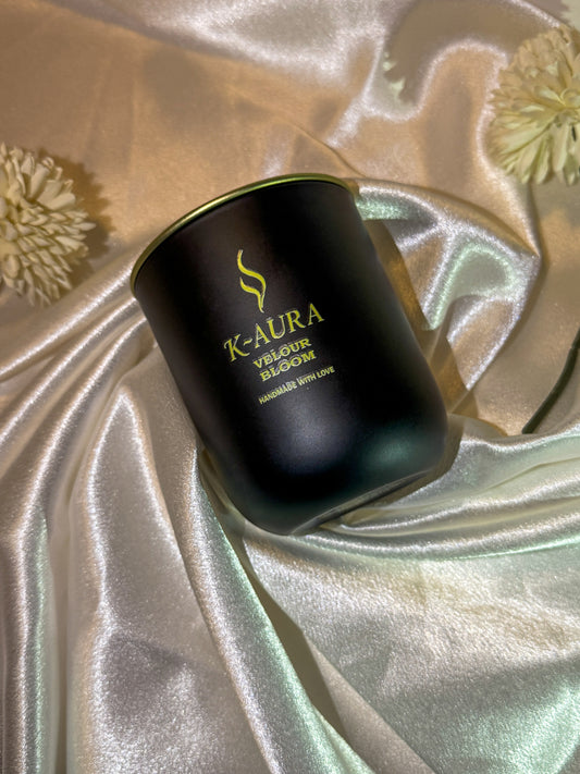 Velour Bloom – Elegant Floral Candle